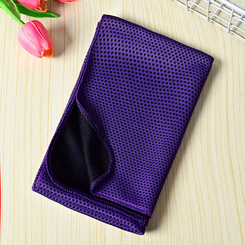 Holy One sport törölköző, poliészter anyag, hűtő és gyors száradás, nyomtatott logó, testre szabható.