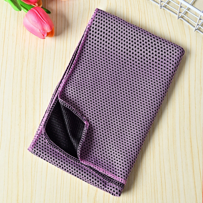 Holy One sport törölköző, poliészter anyag, hűtő és gyors száradás, nyomtatott logó, testre szabható.