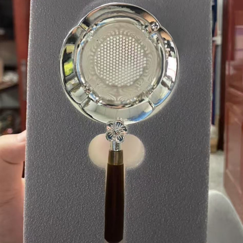 Japāņu stilā tējas filtrs ar koka rokturi no tin metāla