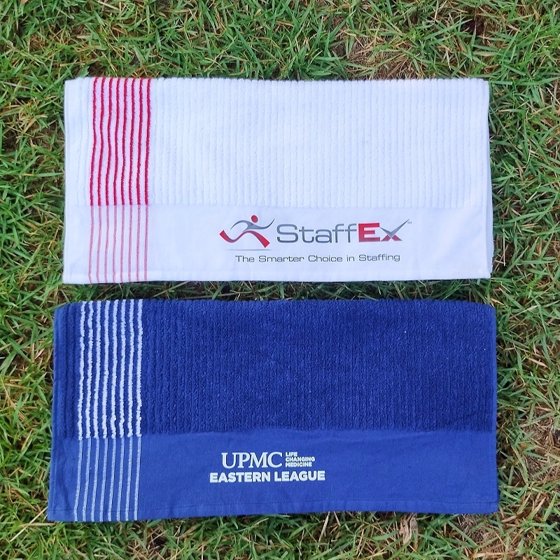 Golf törölköző klubok és labdák tisztítására, 100% pamut, 200-300 g, logó nyomtatás és hímzés lehetséges, jacquard feldolgozás