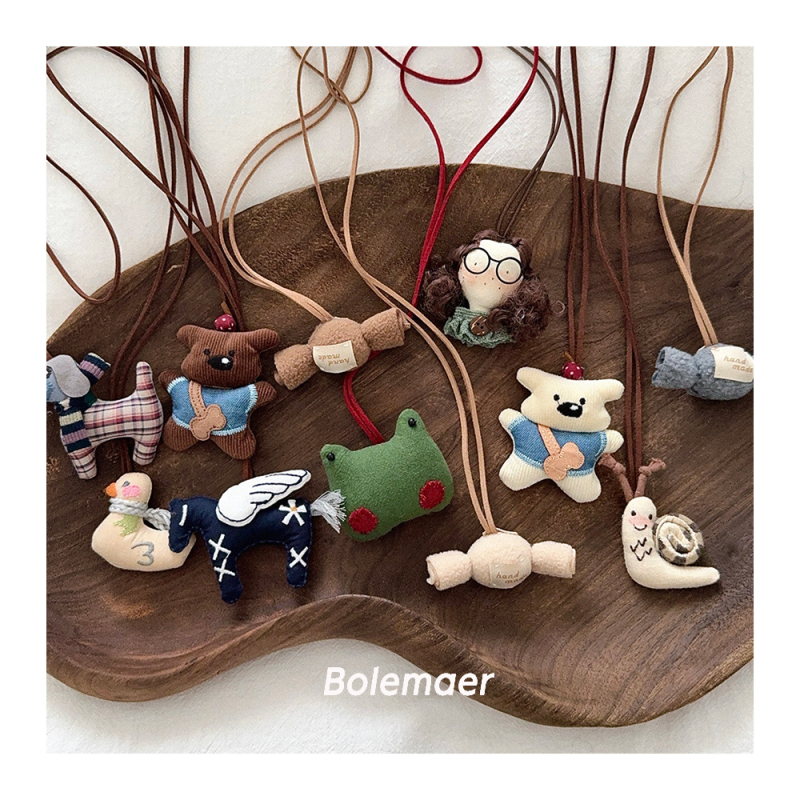 Kézzel készített textil nyaklánc gyerekeknek, gyerek alakú, egyedi csomagolás, 2025 téli megjelenés