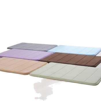 Vannas istabas paklājiņš no pūkaina auduma ar pretslīdēšanas virsmu, absorbējošs un mazgājams, taisnstūra formā, piemērots guļamistabai, vannas istabai un virtuvei