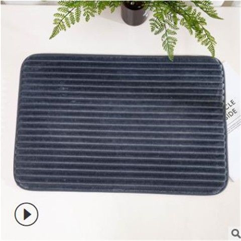 Vannas istabas paklājiņš no pūkaina auduma ar pretslīdēšanas virsmu, absorbējošs un mazgājams, taisnstūra formā, piemērots guļamistabai, vannas istabai un virtuvei