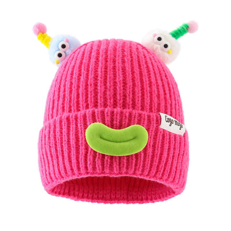 Kötött baba sapka fülvédővel, aranyos csápokkal és bolyhos pomponokkal, cartoon mosolygó arc, meleg akril szálból, 0–12 hónapos korosztály, téli 2025