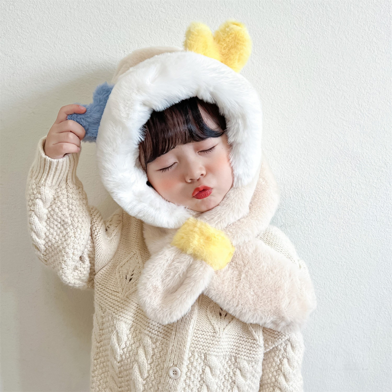 Gyerekek téli fülvédős sapka — plüss kapucnival, sállal és maszkkal, poliészter rost, Kiadás: 2023 télen