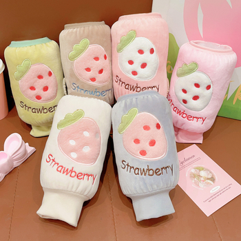 Bērnu velūra aizsargšūnas uz piedurknēm pret netīrumiem rudens-ziemas-pavasara sezonai, vecuma grupa 3–13 gadi, augļu karikatūras raksts