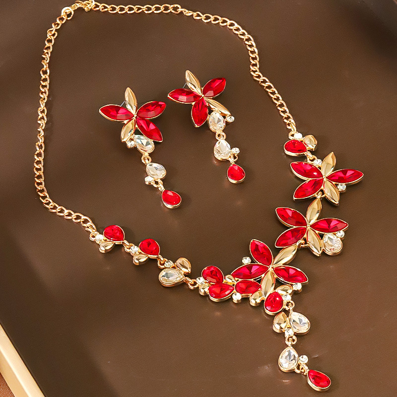 Set colier și cercei cu pandantiv în formă de lacrimă (Material: aliaj; Material pandantiv: aliaj; Lanț: lanț normal; Stil: formă de lacrimă; Greutate: 55 g)