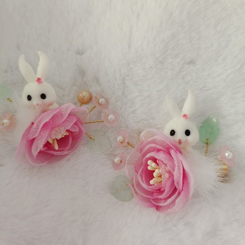 Okretna kopča za kosu s hanfu baršunastim cvijetom, nakit u starinskom stilu • Vrsta dragog kamena: topaz • Materijal ugradnje: Drugo • Godina/Sezona izdanja: jesen 2022 • Identifikacijski znak: domaća procjena