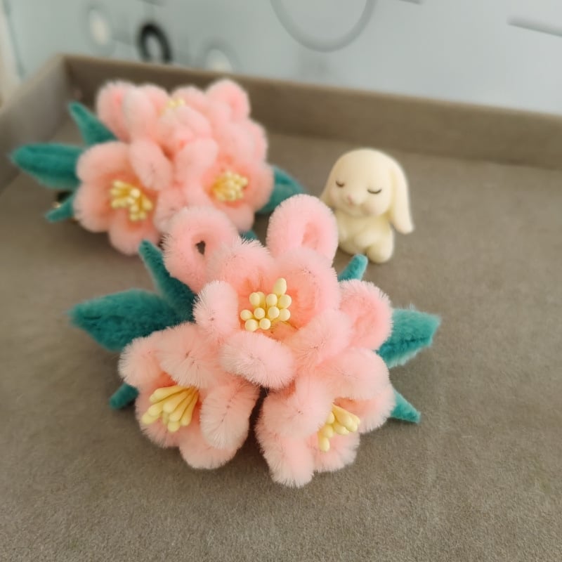 Okretna kopča za kosu s hanfu baršunastim cvijetom, nakit u starinskom stilu • Vrsta dragog kamena: topaz • Materijal ugradnje: Drugo • Godina/Sezona izdanja: jesen 2022 • Identifikacijski znak: domaća procjena