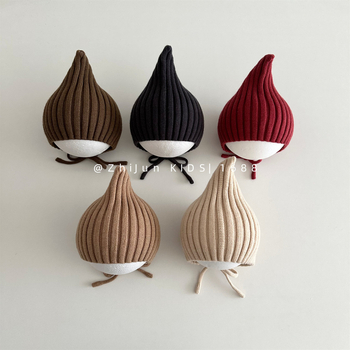 Adīta bērnu cepure ar smailu virsu un aizsargājošu siksnu, auss aizsardzība; silta un vēja izturīga ziemas cepure 6–12 mēnešiem