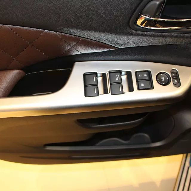 Honda CR-V 2014–2018 vidaus dekoratyvinė lipdukas: oro išleidimas, pavarų dėžės rėmas ir rankos atramos mygtukas, ABS