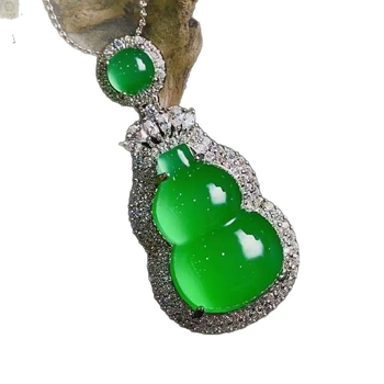 Pakabukas su kalcedonu: natūralus ledo kalcedonas, kriaušės formos, įlaidinimas, Si2 skaidrumas