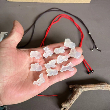 3D zodiako gyvūnai iš kalcedono – išgraviruoti ir poliruoti