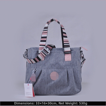 Õla kott crossbody – nailon, horisontaalne ruudu kuju, tõmblukukatte avamine, sisetaskud: tõmblukutasku, telefonitasku, ID-tasku, laminaat-tõmbluktasku, kaamera-tasku, vooder nailon