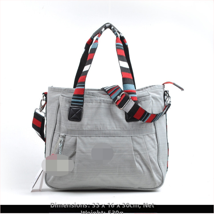 Õla kott crossbody – nailon, horisontaalne ruudu kuju, tõmblukukatte avamine, sisetaskud: tõmblukutasku, telefonitasku, ID-tasku, laminaat-tõmbluktasku, kaamera-tasku, vooder nailon