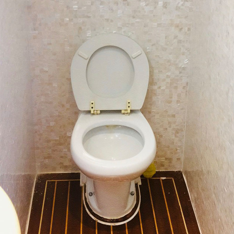 Čauru mozaīka ar pašlīmējošu iekšējai sienai — puzles raksts, ūdensnecaurlaidīgs, spīdīga virsma (Materiāls: Čaura; Modelis: Puzzle; Īpašais nolūks: Ūdensnecaurlaidīgs; Piemērojams: Iekšējā siena; Virsma: Spīdīga)