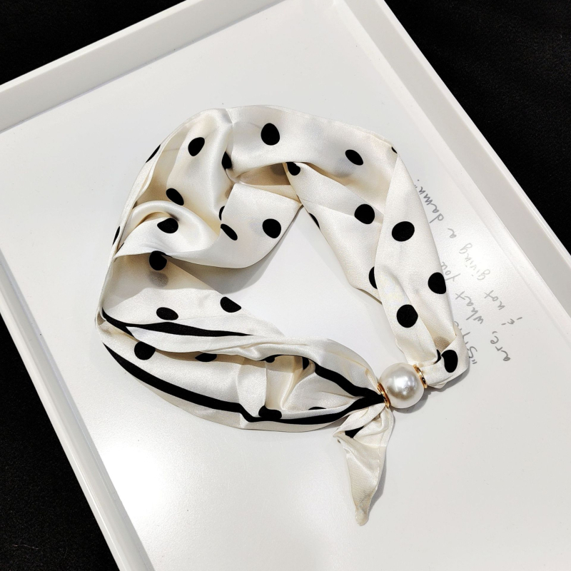 Vuneni kvadratni šal s magnetskim zatvaračem i perlenskim detaljem, francuski stil lagani luksuz za vrat i dekolte, svestran dodatak, ljeto 2025