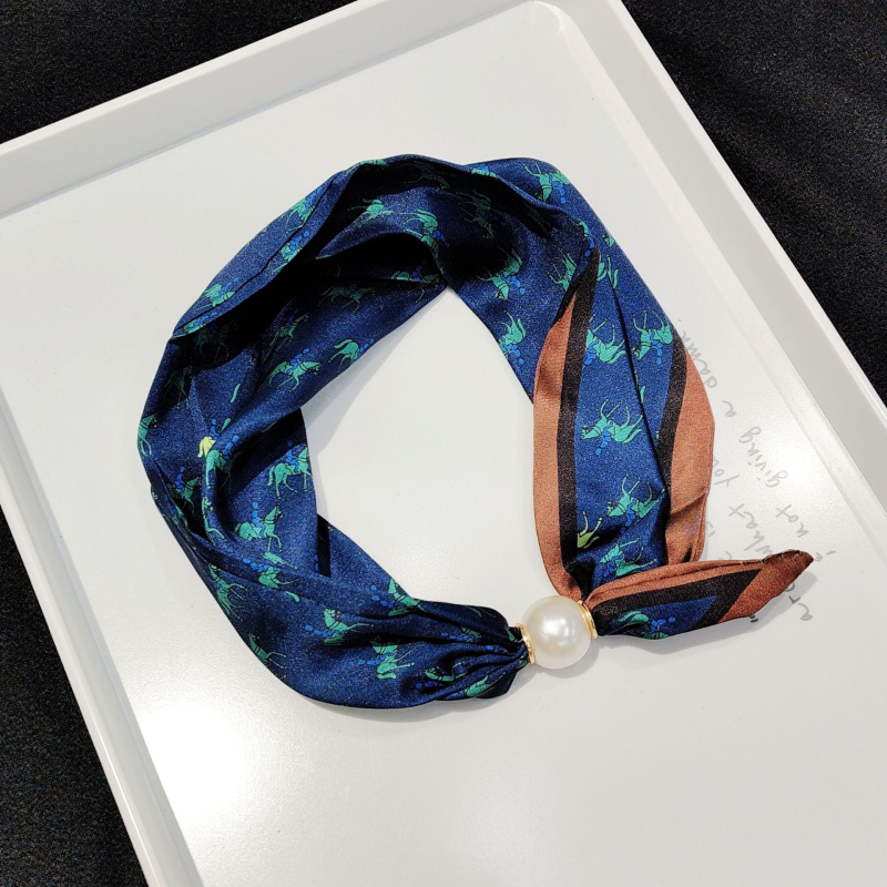 Vuneni kvadratni šal s magnetskim zatvaračem i perlenskim detaljem, francuski stil lagani luksuz za vrat i dekolte, svestran dodatak, ljeto 2025