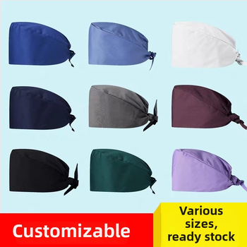 Operacinės patalpos kepurė suaugusiems, 100% medvilnė, karikatūrų raštas, kupolo formos viršus, plokščias kraštas, logotipo atspaudas, siūta