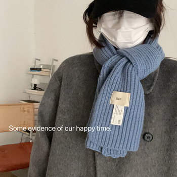 Kötött sál téli használatra, imitált kasmír és poliészter keverék, közepes hosszúságú, különleges divat