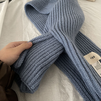 Kötött sál téli használatra, imitált kasmír és poliészter keverék, közepes hosszúságú, különleges divat
