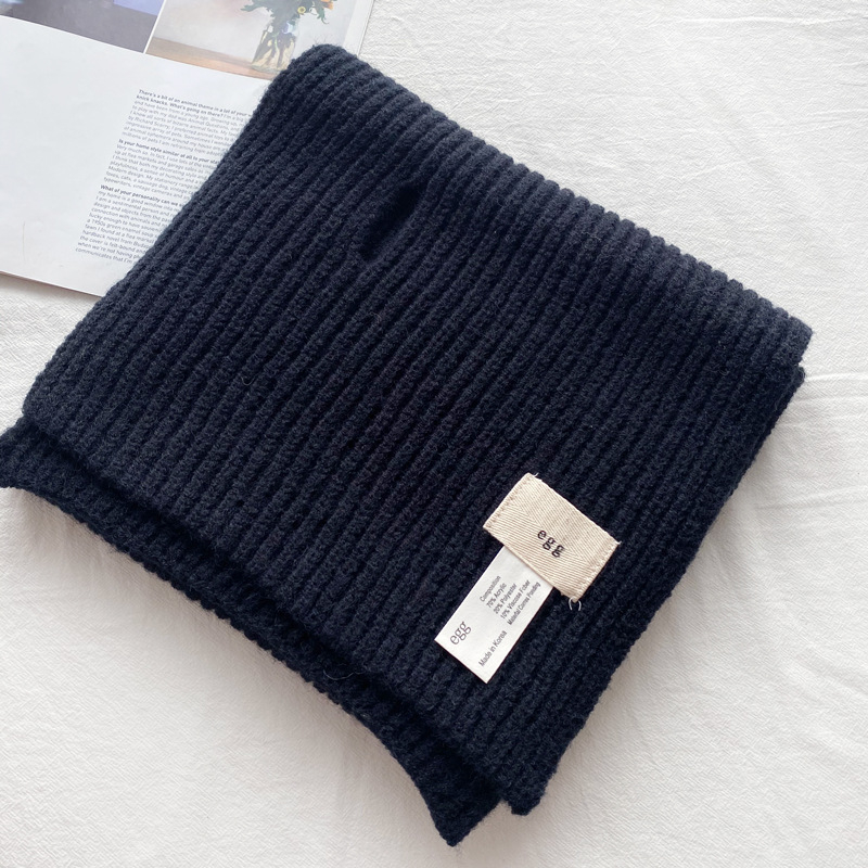 Kötött sál téli használatra, imitált kasmír és poliészter keverék, közepes hosszúságú, különleges divat