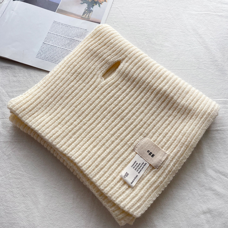 Kötött sál téli használatra, imitált kasmír és poliészter keverék, közepes hosszúságú, különleges divat