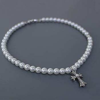 Műgyöngy kereszt nyaklánc sárgaréz medállal, geometriai gyöngy lánc, 44,6 g