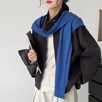 Kötött sál viszkózból, uniszex, egyszerű kötés, egyszerű mintázat, meleg.