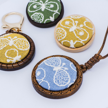 Bross - 3D hímzés, vászon anyag, sárgaréz biztonsági tű, kerek friss dizájn, uniszex