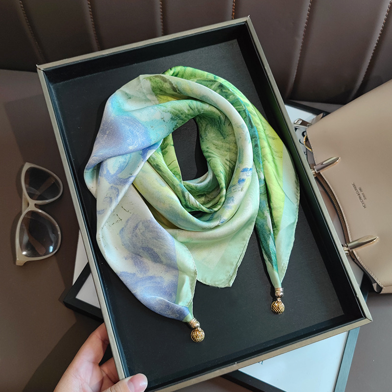 Négyzet alakú szatén selyemsál, tavasz, friss és édes stílus, nyomtatott minta