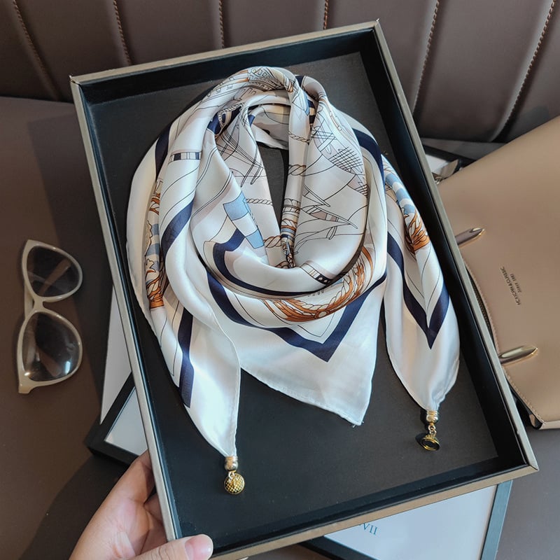 Négyzet alakú szatén selyemsál, tavasz, friss és édes stílus, nyomtatott minta