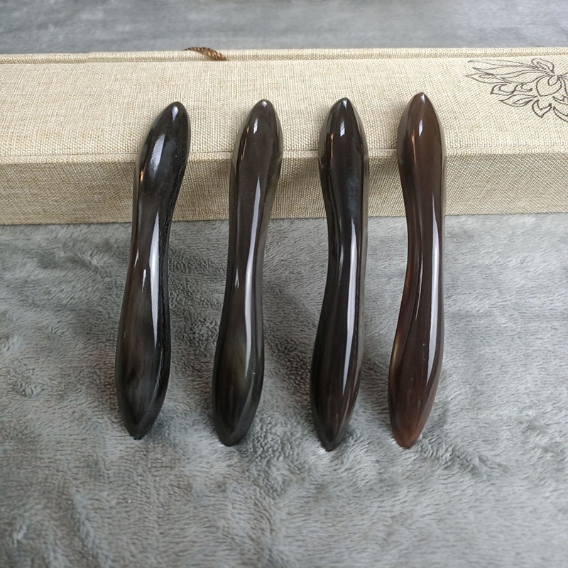 Etno stiilis juukseklips kahetipuliste otste ja libisemiskindla plaadiga, lips-stiil, 2024 kevad