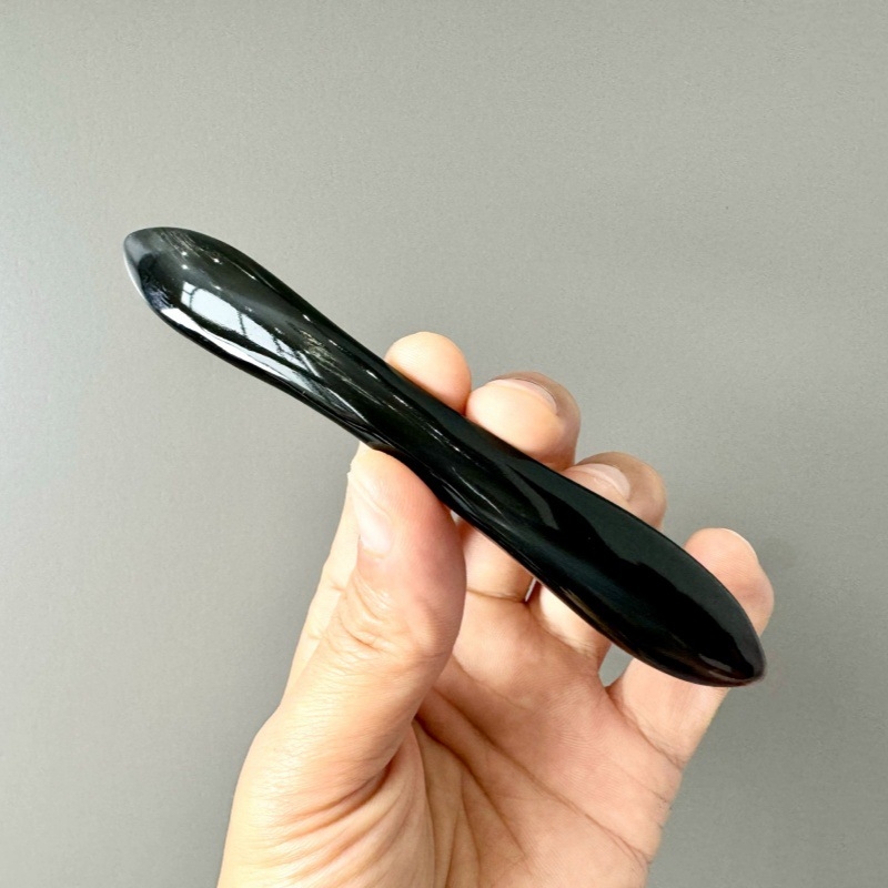 Etno stiilis juukseklips kahetipuliste otste ja libisemiskindla plaadiga, lips-stiil, 2024 kevad