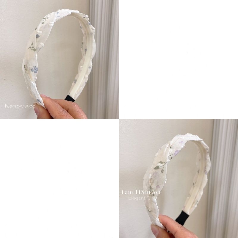 Lastele mõeldud juuksepael keeratud lillemustriga — armas juukse aksessuaar kevadel 2025