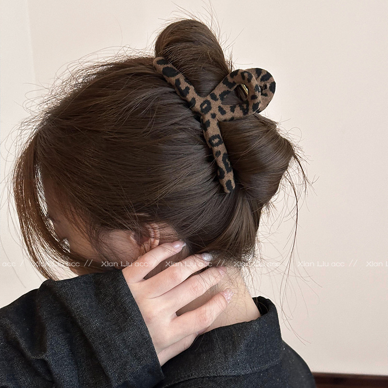 Juukseklips leopardi mustriga - Xianliu - Lastele - Kevad 2025