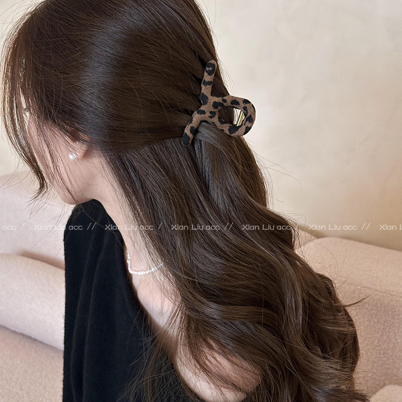 Juukseklips leopardi mustriga - Xianliu - Lastele - Kevad 2025
