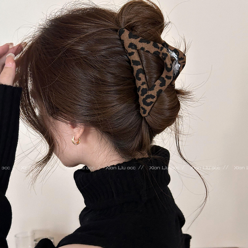 Juukseklips leopardi mustriga - Xianliu - Lastele - Kevad 2025