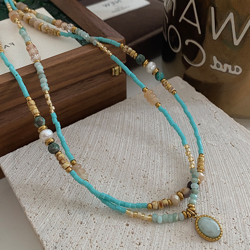 Ogrlica s perlama – francuski retro stil, ručna izrada, težina 7 g, promjer perle <3 mm