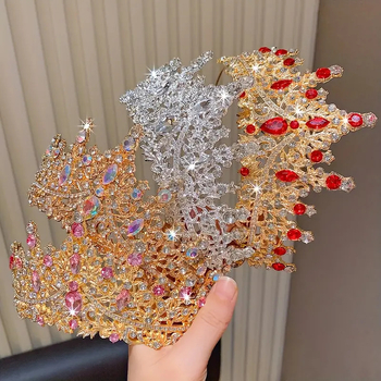 Tiara de mireasă pentru păr, din aliaj, cu cristale, formă de coroană, electroplating (Material: aliaj; Cristale: cristale; Stil: feminin; Formă: coroană; Finisare: electroplating)