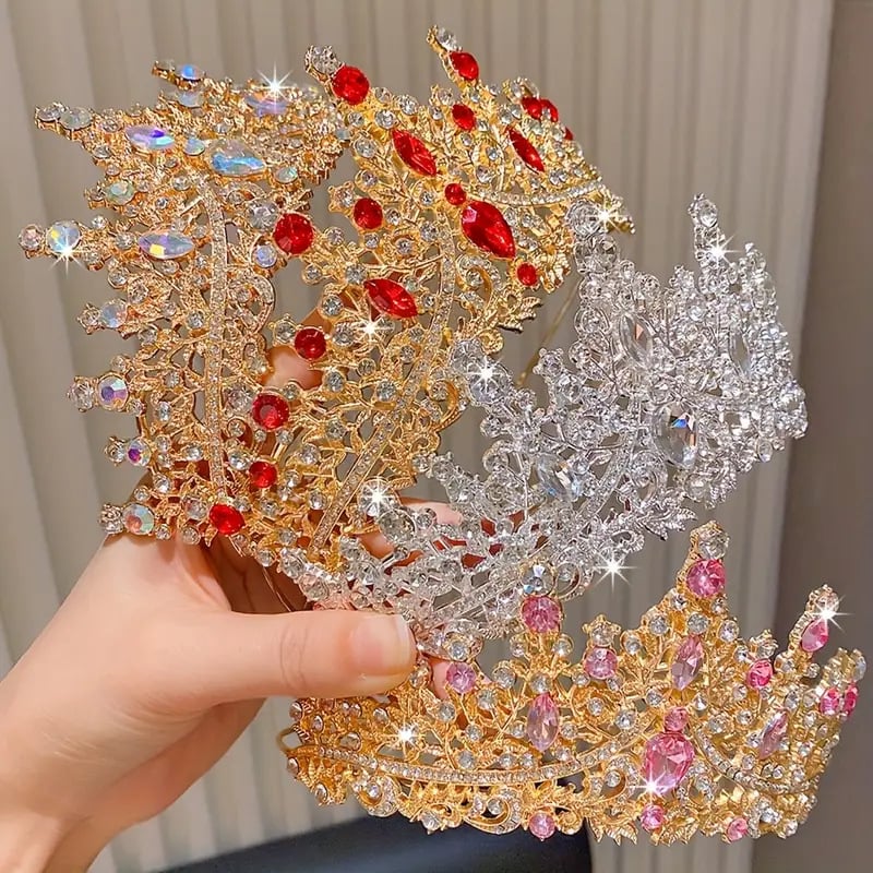 Tiara de mireasă pentru păr, din aliaj, cu cristale, formă de coroană, electroplating (Material: aliaj; Cristale: cristale; Stil: feminin; Formă: coroană; Finisare: electroplating)