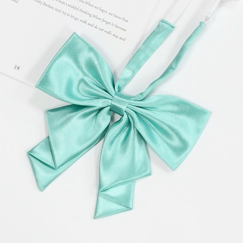 Kaklaraištis ar ziedu uz kaklu – 90% poliesters, Universāls, Korejiešu/Japāņu Literārais/Akadēmiskais stili, 2025. gada pavasaris