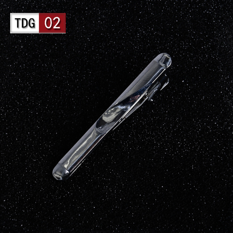 Kaklaraišu klips vīrietim — plakana galva, hroma pārklājums, monohroms dizains, materiāls: dzelzs