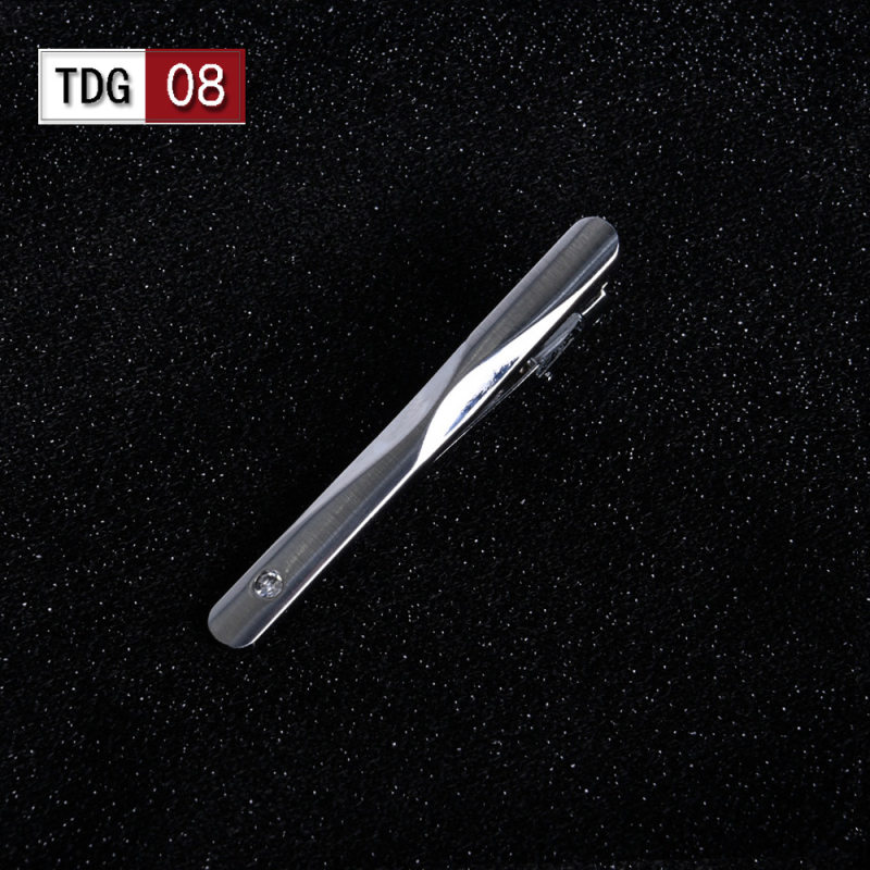 Kaklaraišu klips vīrietim — plakana galva, hroma pārklājums, monohroms dizains, materiāls: dzelzs