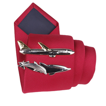 Metāla kaklasaistes aizdare ar karikatūras dizainu, sakausējums, monohroms raksts, universāls stils, titāna kristāls