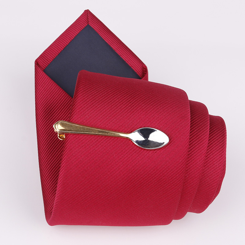 Metāla kaklasaistes aizdare ar karikatūras dizainu, sakausējums, monohroms raksts, universāls stils, titāna kristāls