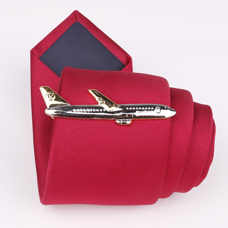 Metāla kaklasaistes aizdare ar karikatūras dizainu, sakausējums, monohroms raksts, universāls stils, titāna kristāls