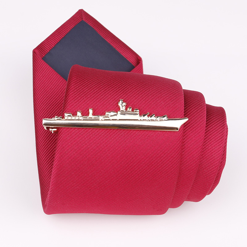 Metāla kaklasaistes aizdare ar karikatūras dizainu, sakausējums, monohroms raksts, universāls stils, titāna kristāls