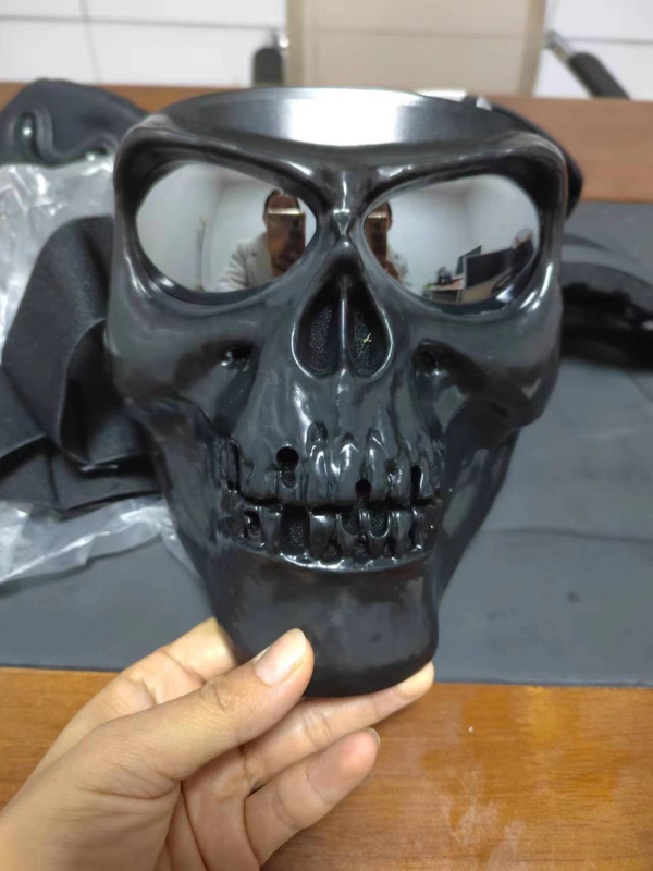 Off-road motociklu brillēm, modeļa M004, PC rāmis, paredzētas sacīkstēm, saderīgas ar galvas lentas brillēm.