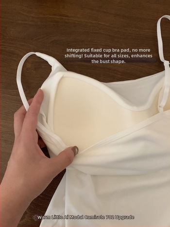 Modal topiņš ar siksniņām, šaurs siluets, īss garums, ar krūšu spilventiņu